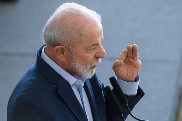 Ação no STF agrava crise com Congresso, mas governo tenta manter laços
