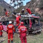 Acidente de ônibus mata ao menos 18 no Peru - 26/07/2025 - Mundo