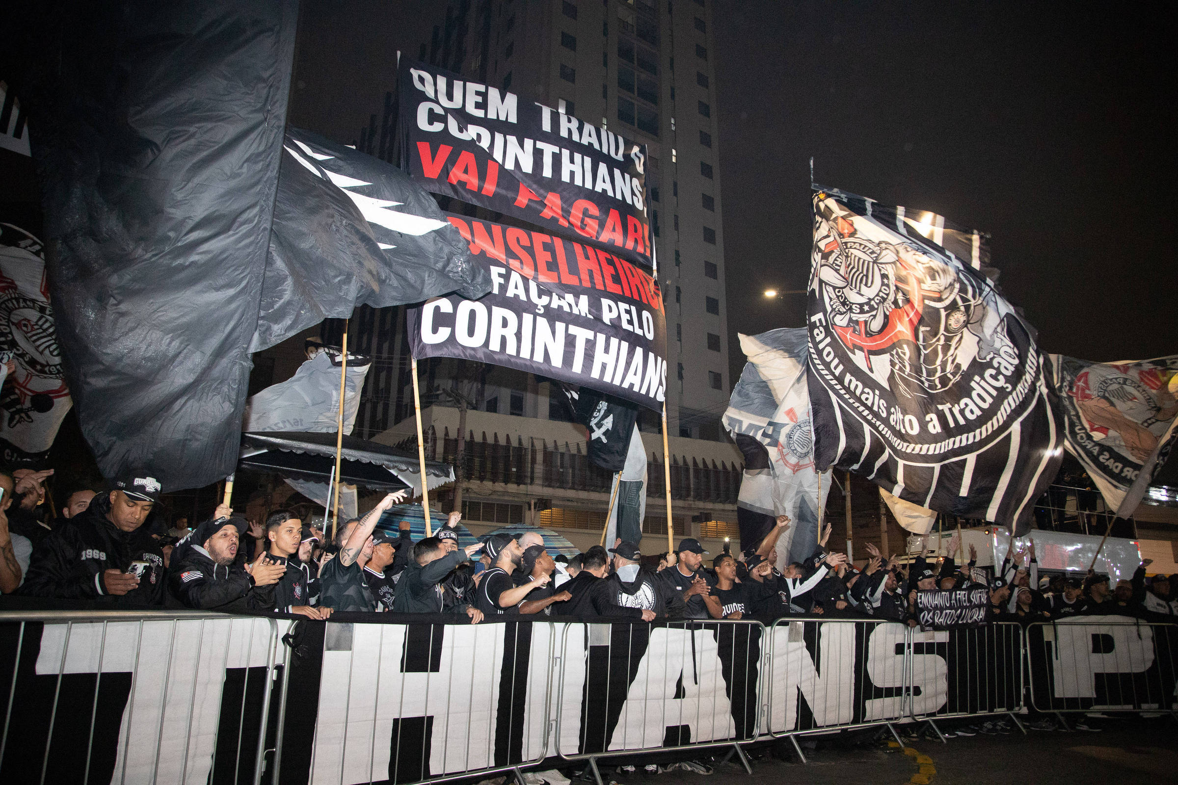 Antes de impeachment, Corinthians vive clima pré-eleitoral – 25/07/2025 – Esporte