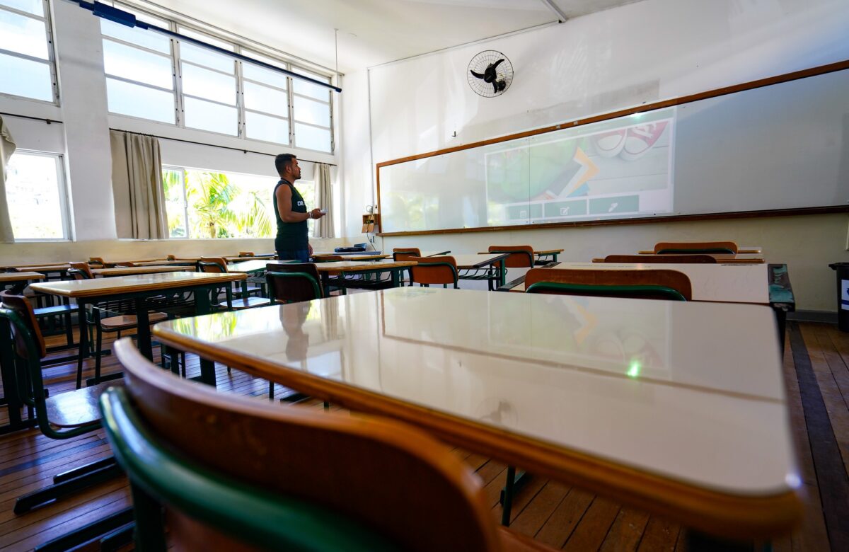 Apenas 15% das escolas públicas brasileiras têm psicólogos | Educação
