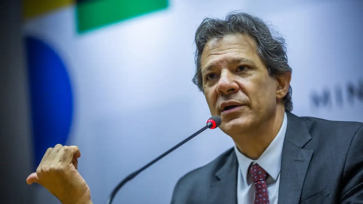 Após acirramento de tensões, Fazenda mantém aposta em negociação com EUA e descarta controle de dividendos