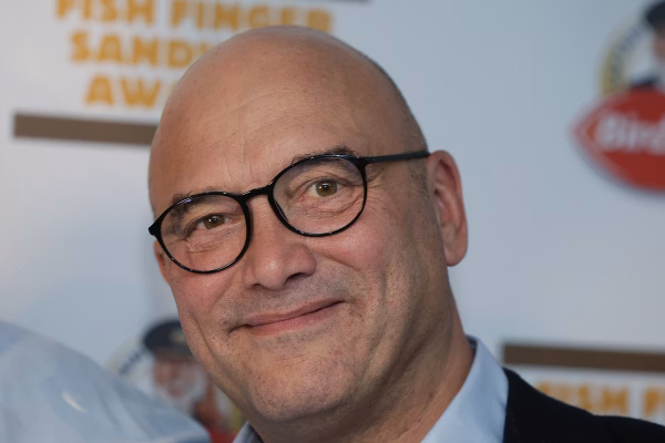 Apresentador do MasterChef se pronuncia após ser acusado de abuso