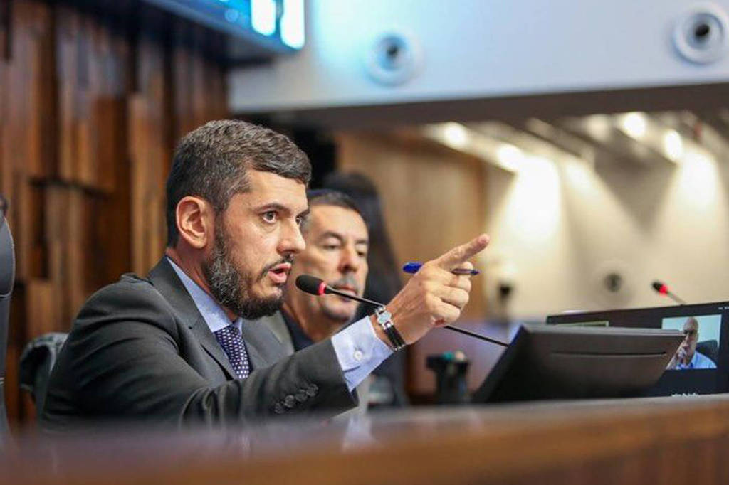 Bacellar exonera Washington Reis de secretaria no Rio – 03/07/2025 – Poder