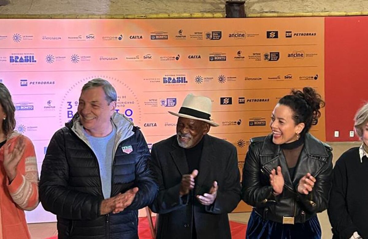 Bonito (MS) inaugura calçada da fama em homenagem ao cinema