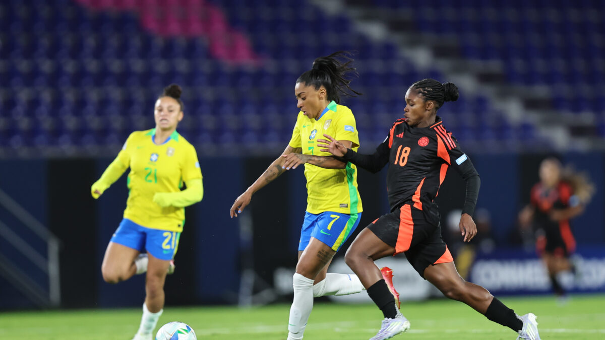 Brasil segura empate com uma a menos e garante liderança do grupo