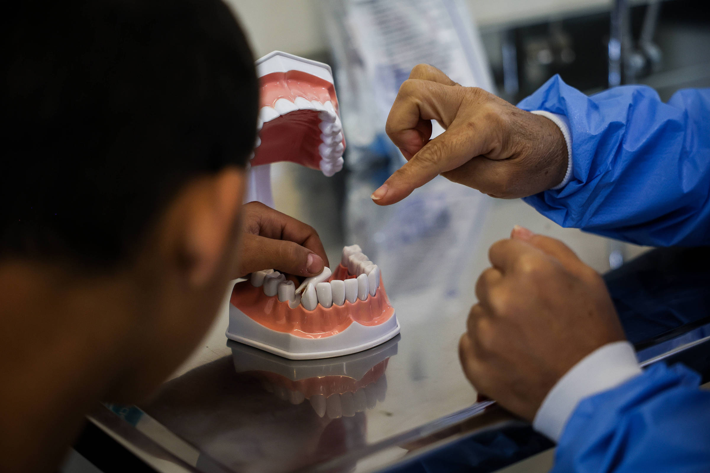 CFO denuncia práticas de ‘odontologia biológica’ à AGU – 18/07/2025 – Equilíbrio e Saúde