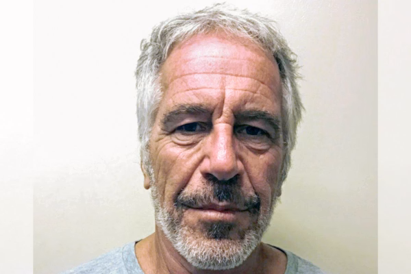 Caso Epstein vira problema para Trump com base de apoiadores, os MAGA