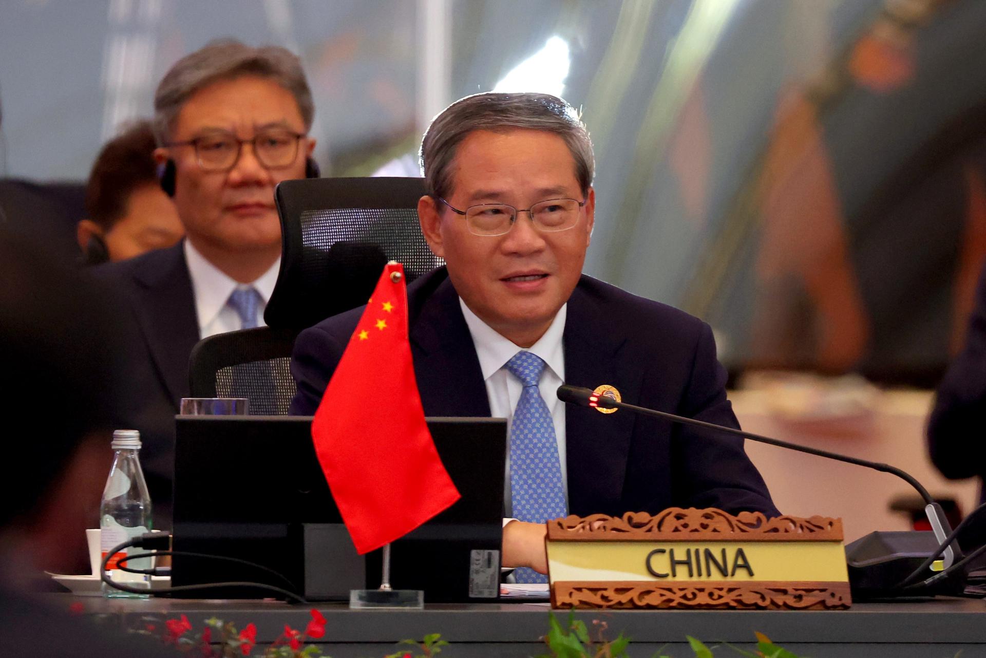 China reage a plano dos EUA e propõe aliança global em IA