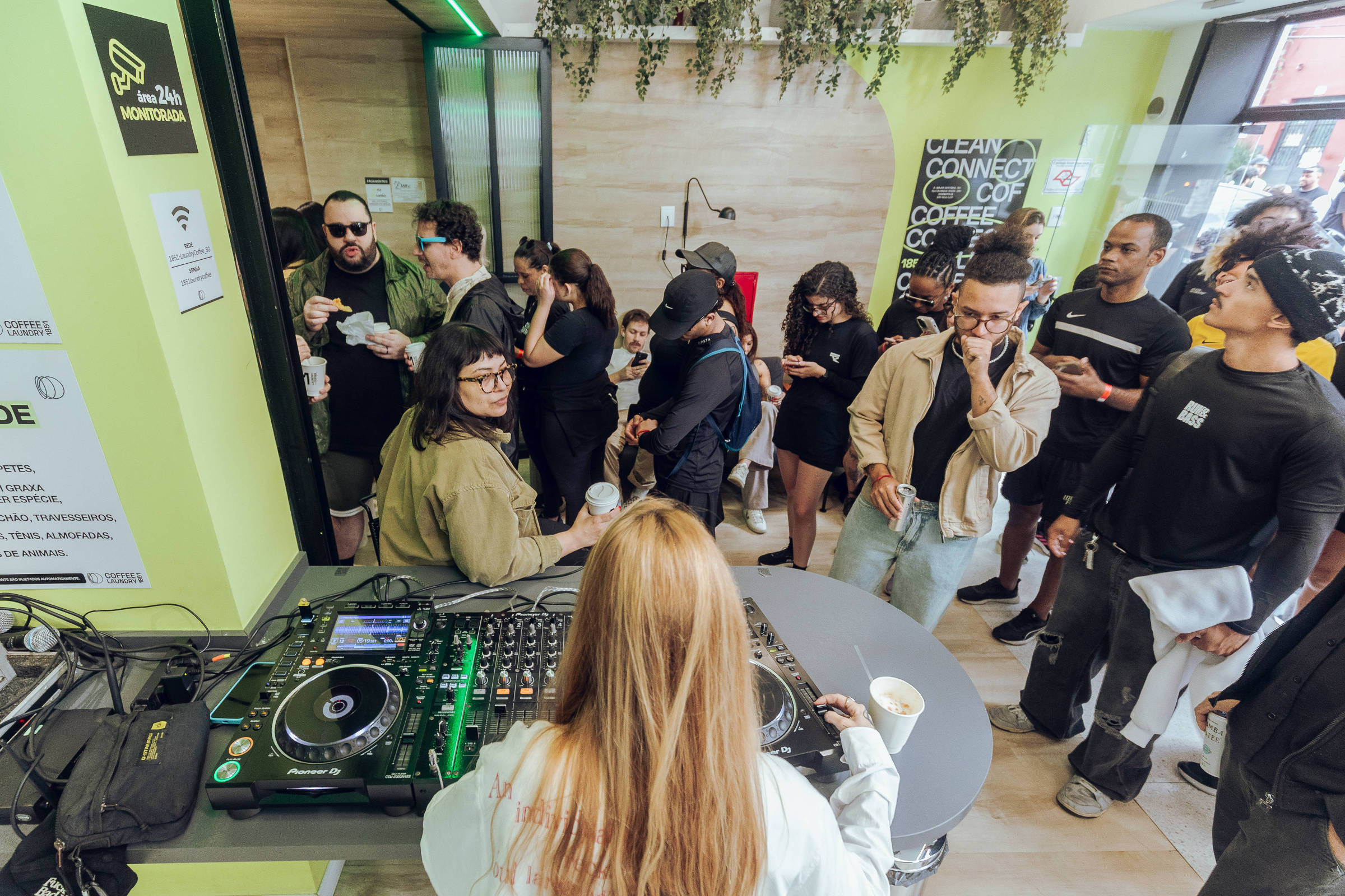 Coffee party atrai jovens em busca de vida mais saudável – 05/07/2025 – Equilíbrio