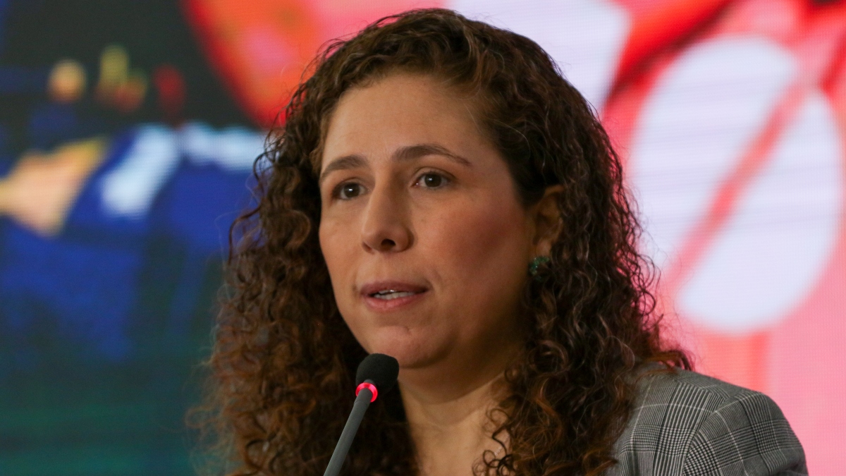 Correios precisam de corte de gastos e aumento de receitas, diz ministra