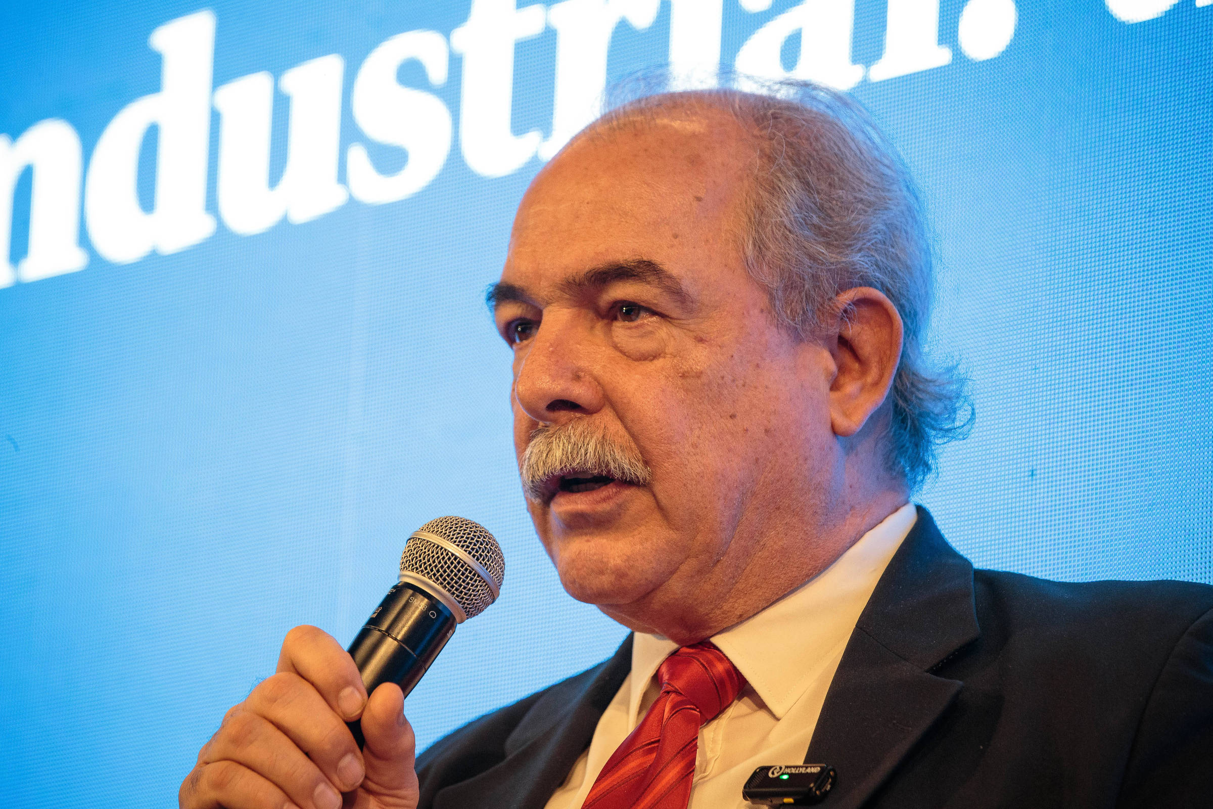 Crédito do BNDES para exportações bate R$ 6,8 bi até junho – 07/07/2025 – Painel