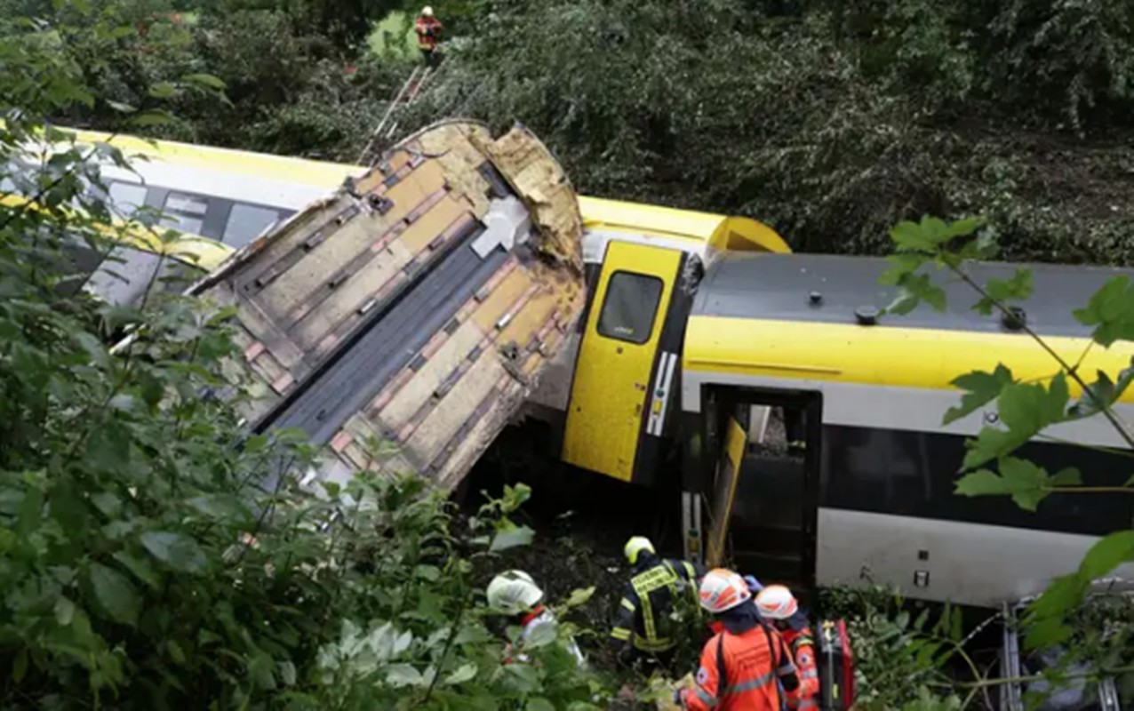 Descarrilhamento de trem deixa ao menos três mortos na Alemanha