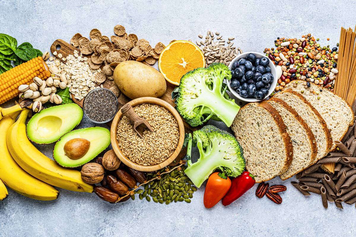 Dieta rica em fibras pode ser aliada contra o melanoma, sugere estudo