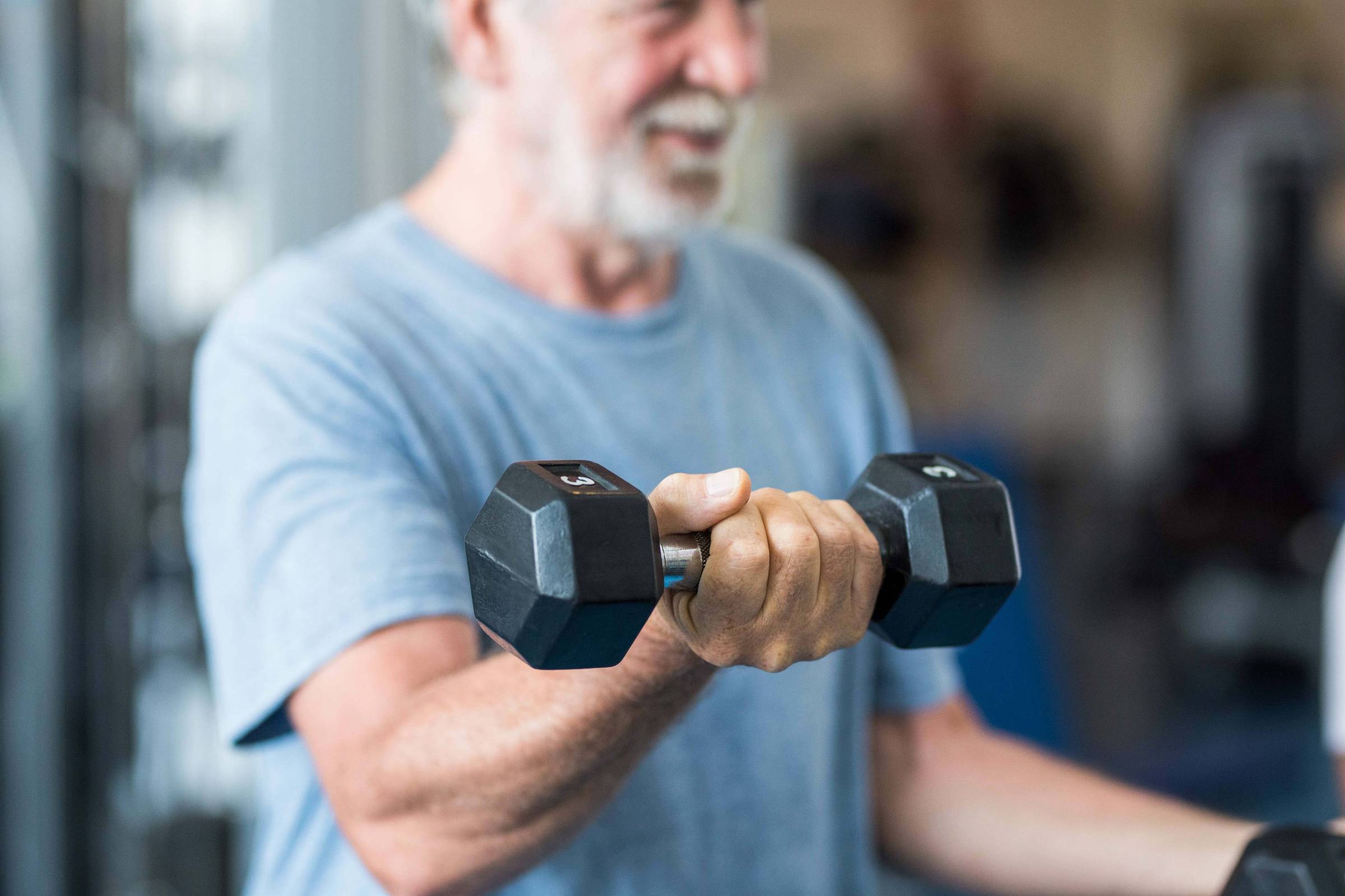 Dificuldade de levantar 5 kg dá pistas para saúde em 50+ – 19/07/2025 – Equilíbrio