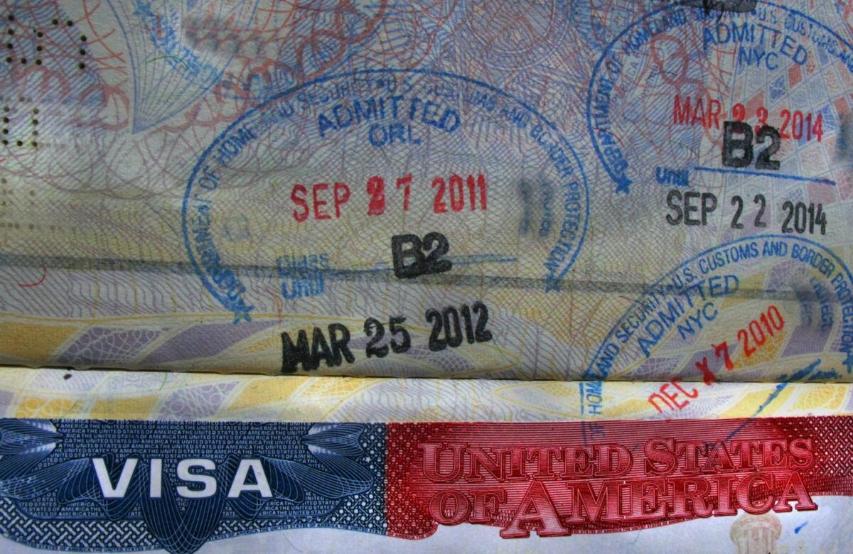 EUA aprovam taxa extra de US$ 250 para emissão do visto americano; entenda