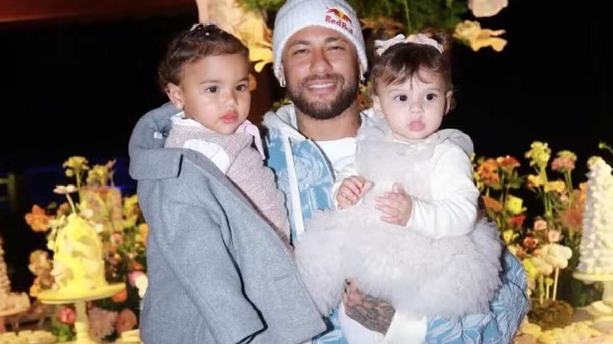 Em menos de um dia, Neymar festeja um ano da filha Helena e o nascimento de Mel