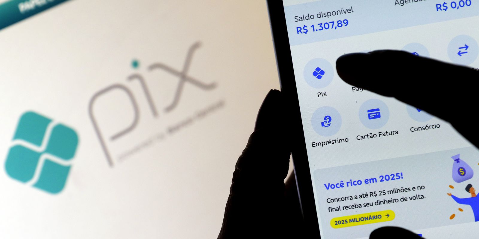 Em resposta ao EUA, Febraban diz que Pix favorece competição