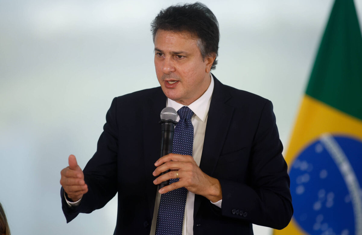 Fies para medicina terá teto ampliado em 30%, anuncia MEC – 23/07/2025 – Educação