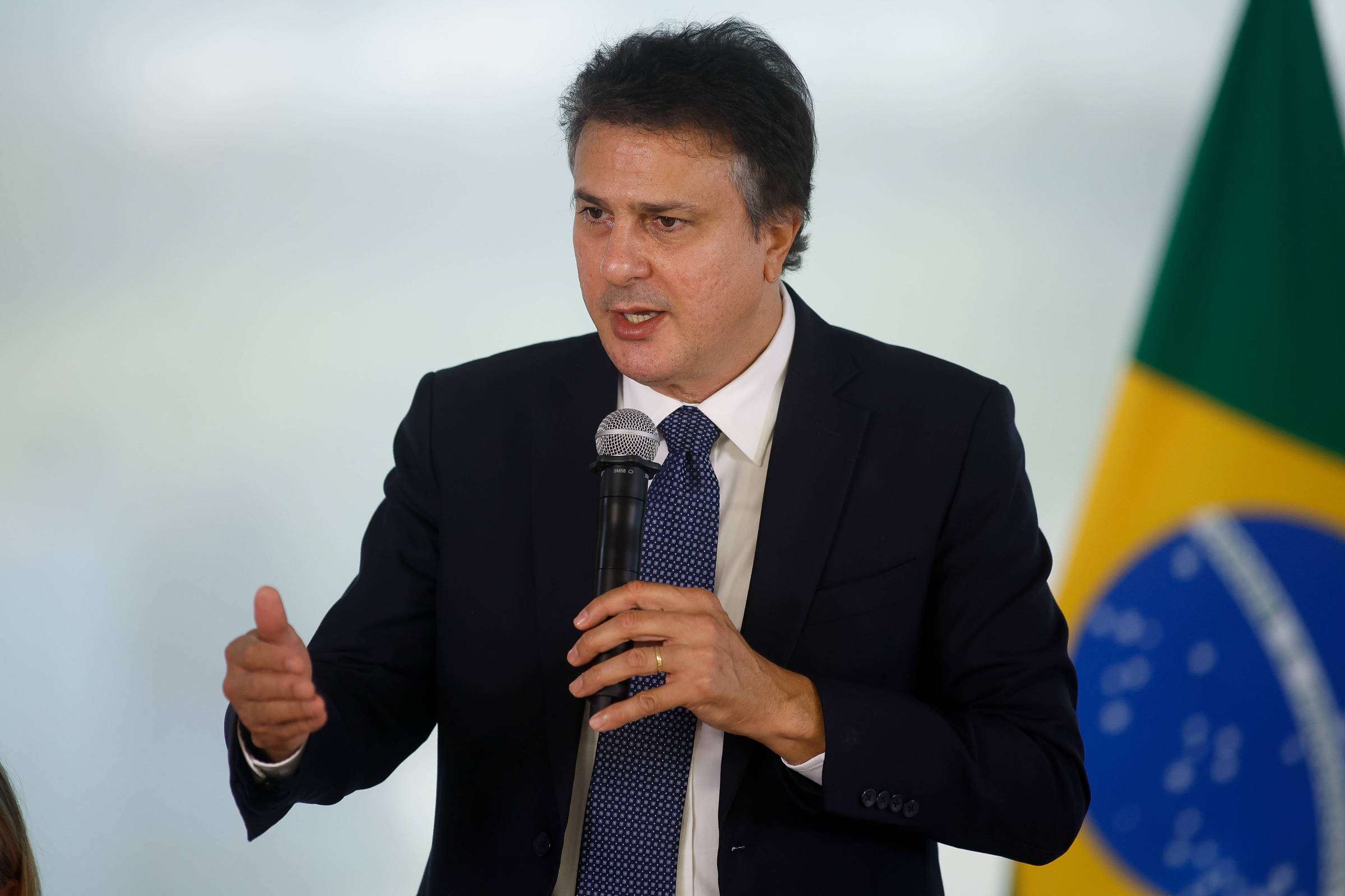 Fies para medicina terá teto ampliado em 30%, anuncia MEC – 23/07/2025 – Educação