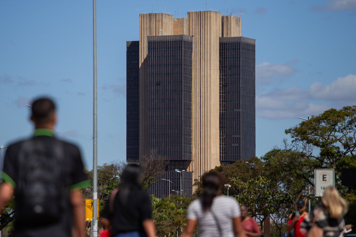 Focus: mercado reduz projeção de inflação deste ano para 5,18%