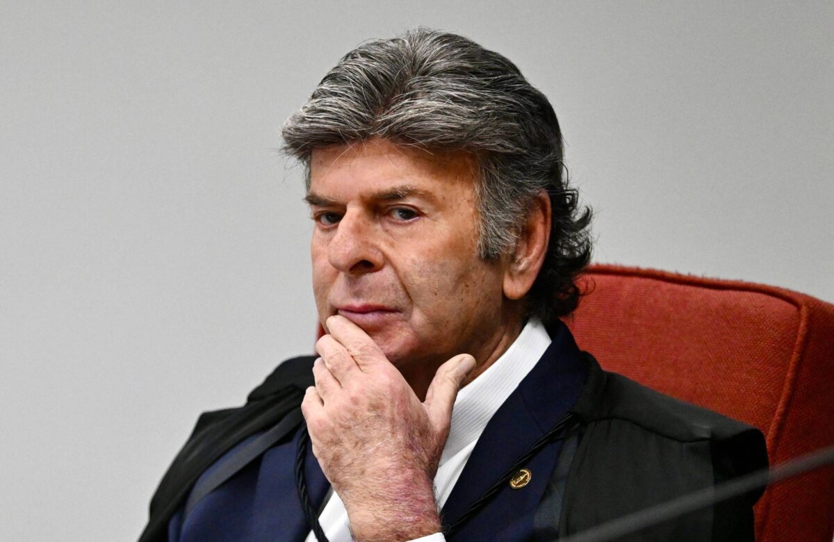 Fux diverge e vota contra tornozeleira para Bolsonaro - 21/07/2025 - Poder