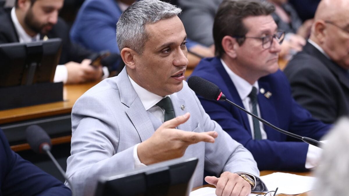 Gayer propõe CPI para investigar “gabinete do ódio” financiado com verba pública
