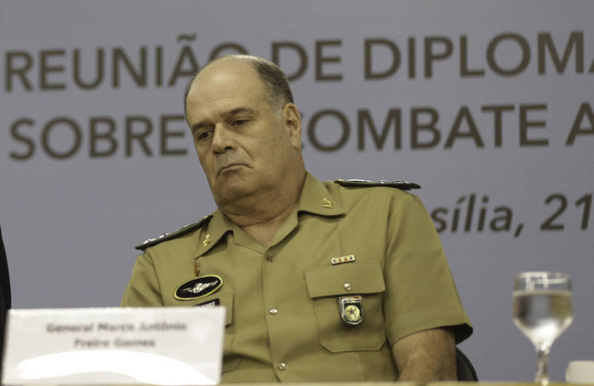 General: nunca disse à PF que Martins esteve em reunião - 22/07/2025 - Painel