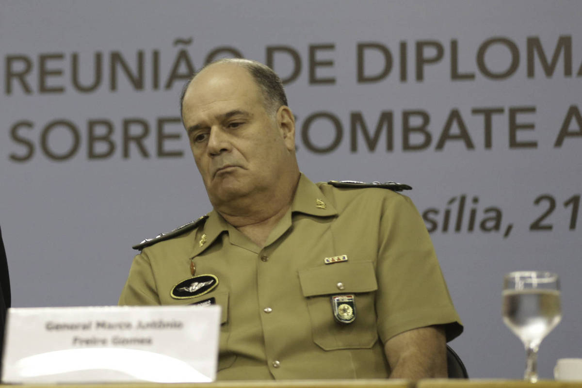 General: nunca disse à PF que Martins esteve em reunião – 22/07/2025 – Painel