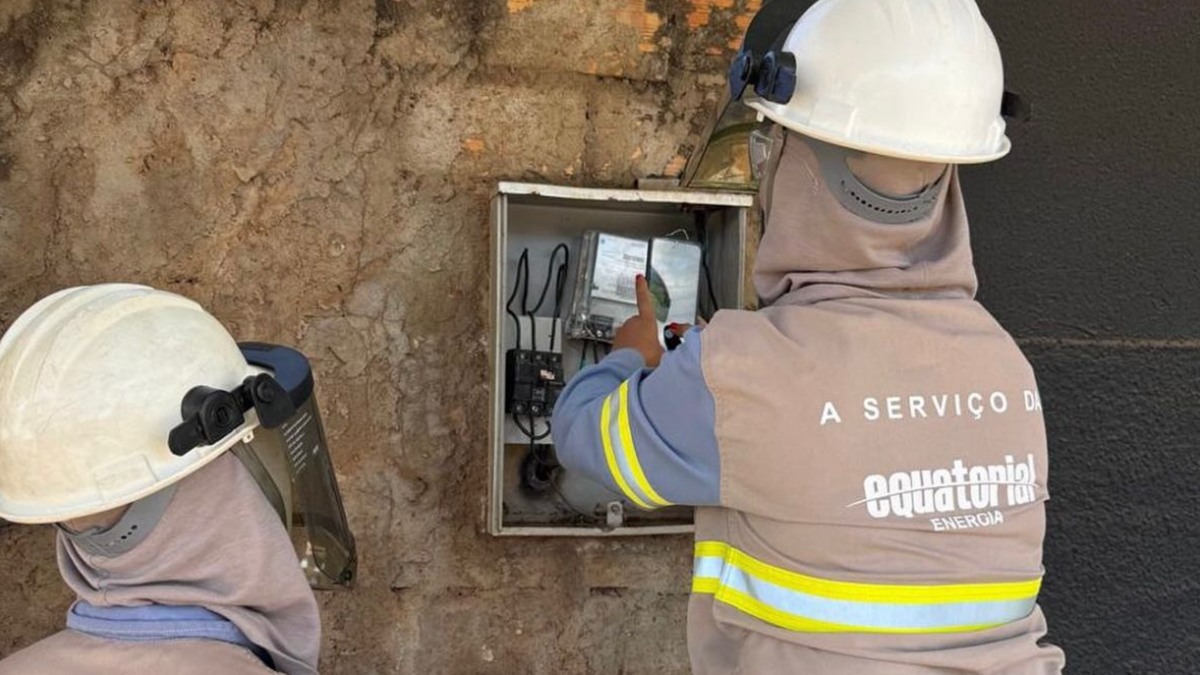 Gerente de supermercado em Trindade é presa por fraudar medidor de energia