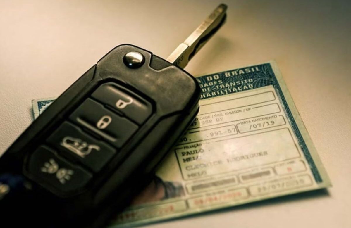 Governo estuda acabar com autoescola obrigatória para tirar a CNH
