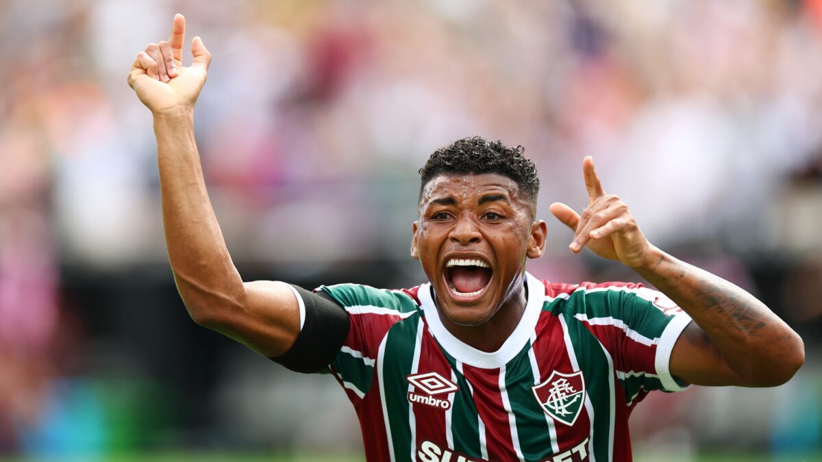 Hércules sai do banco para dar vitória e classificação ao Fluminense contra o Al-Hilal
