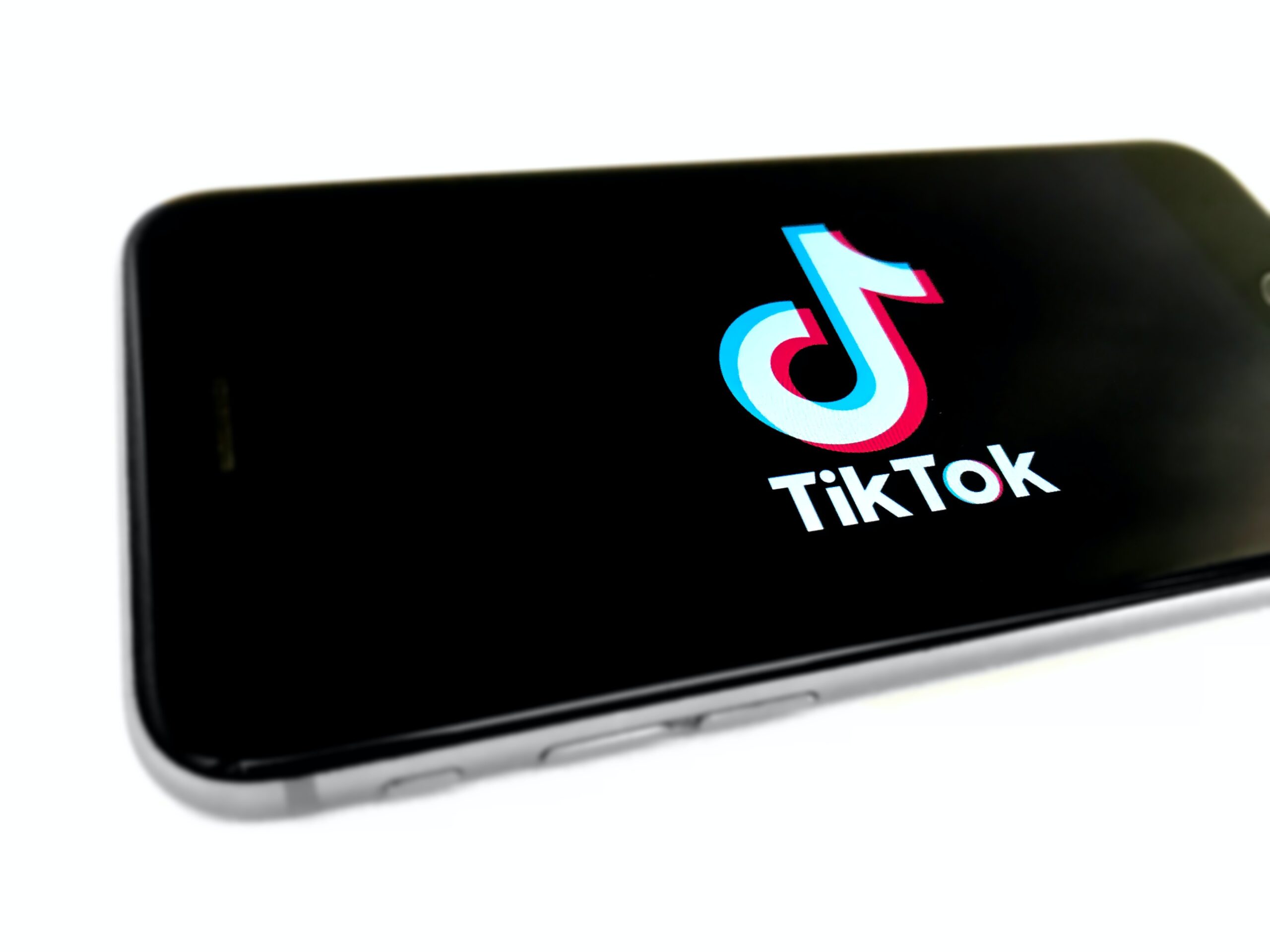 Homem mata filha de 16 anos que se recusou a apagar conta no TikTok | Mundo