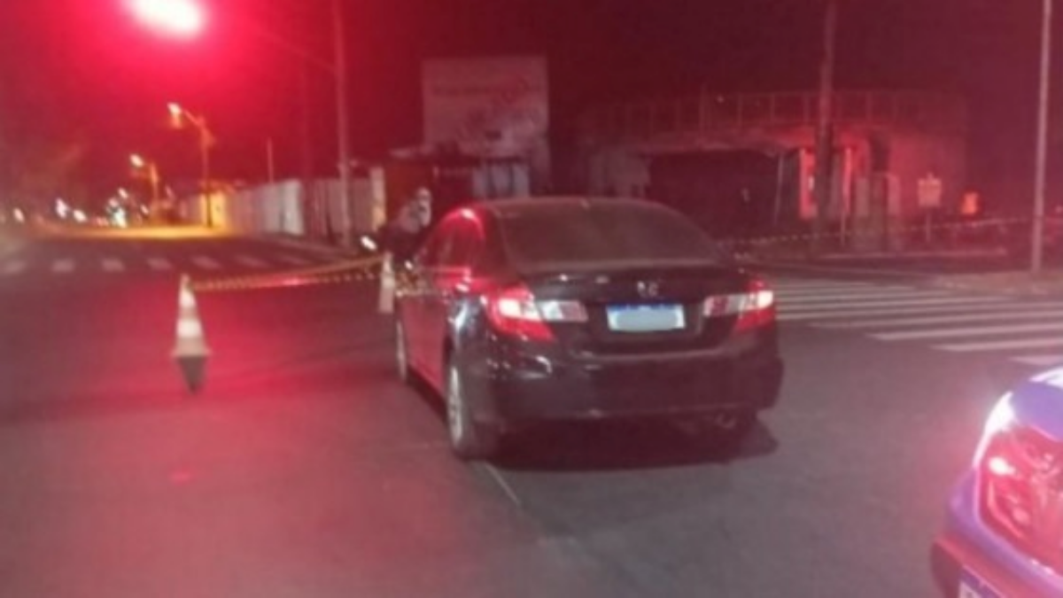 Homem morre atropelado ao atravessar avenida em frente ao Buriti Shopping em Aparecida