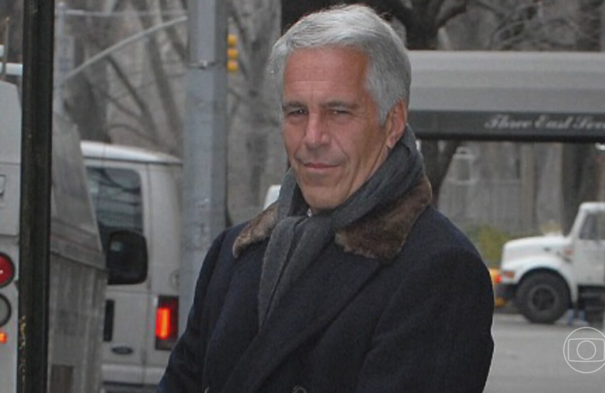 Trump foi avisado pelo próprio governo de que seu nome aparece em arquivos de Jeffrey Epstein, diz jornal | Mundo