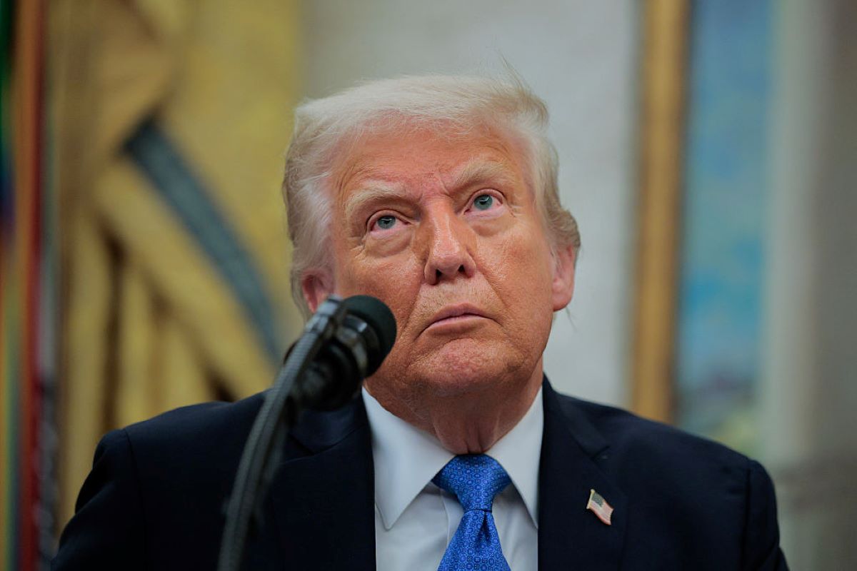 Jornal francês após Trump taxar o Brasil: “Mafioso internacional”