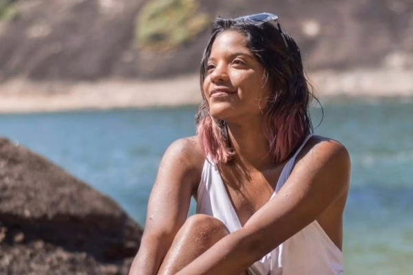 Juliana Marins pediu socorro por 14h após queda em vulcão, diz irmã
