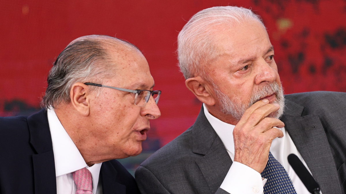 Lula avalia plano de contingência enquanto governo tenta negociar com os EUA