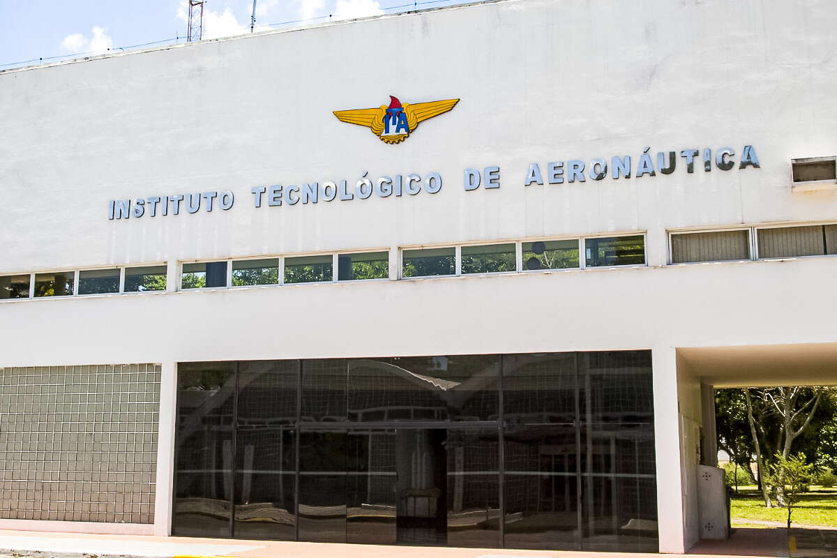 Mais De 100 Vagas Com Salários De Até R$ 14 Mil!
