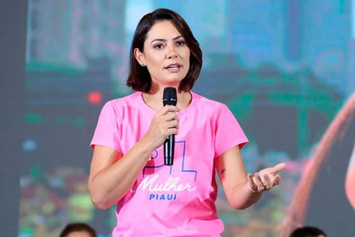 Michelle Bolsonaro cobra Lula por tarifaço de Trump e pede moderação