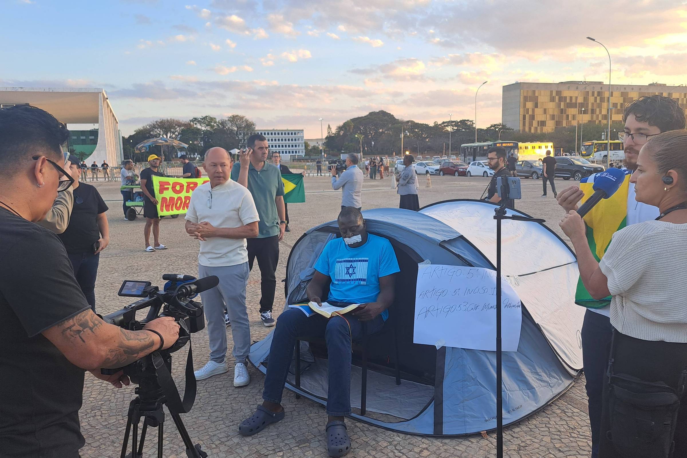 Moraes ordena remoção de deputados acampados – 26/07/2025 – Poder
