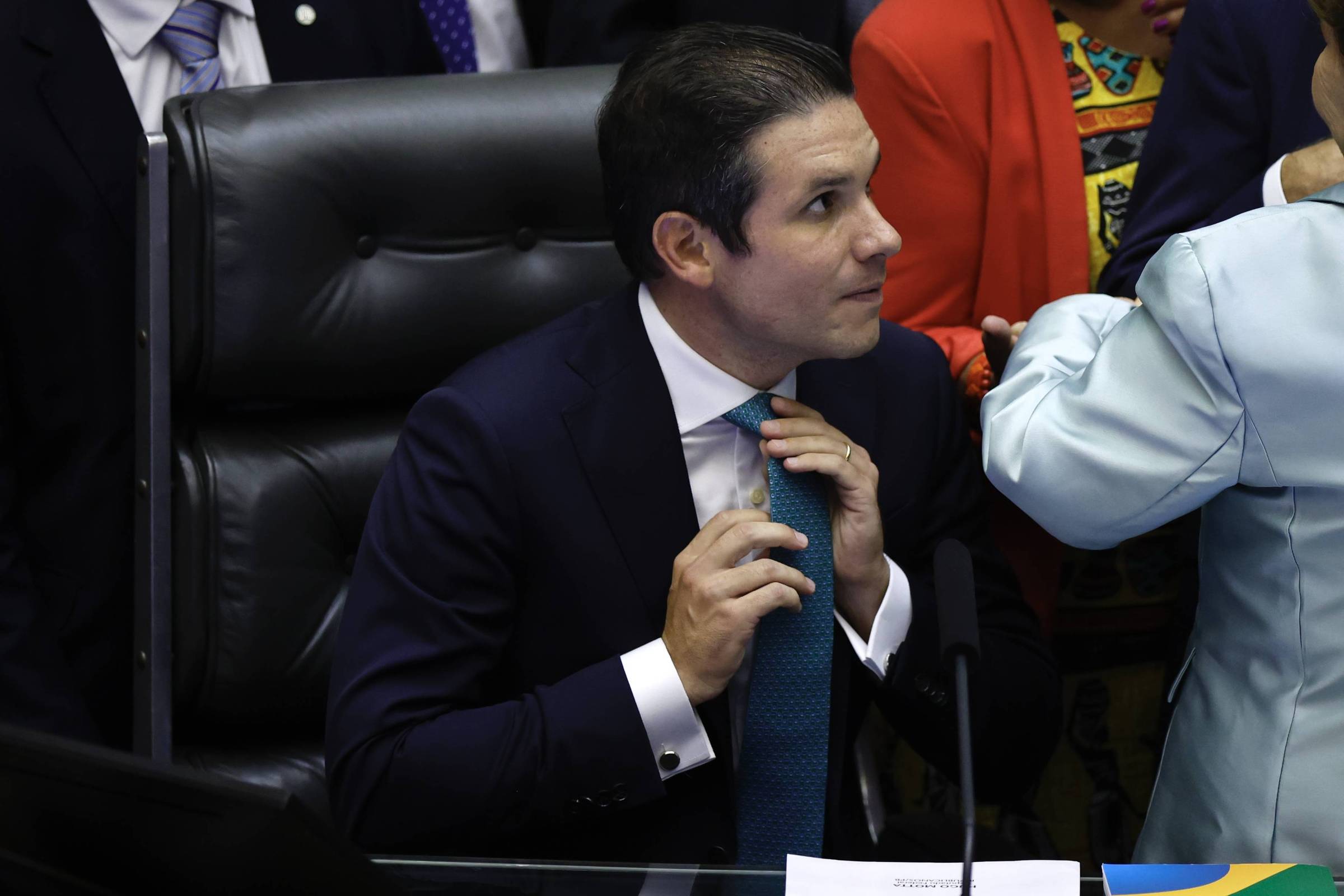 Motta contratou cinco parentes de funcionárias fantasmas – 16/07/2025 – Poder