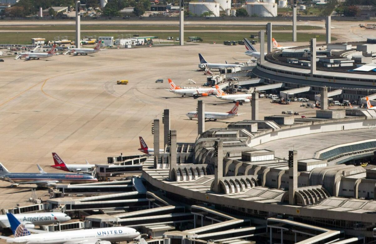 Movimento nos aeroportos brasileiros cresce 10% em 2025