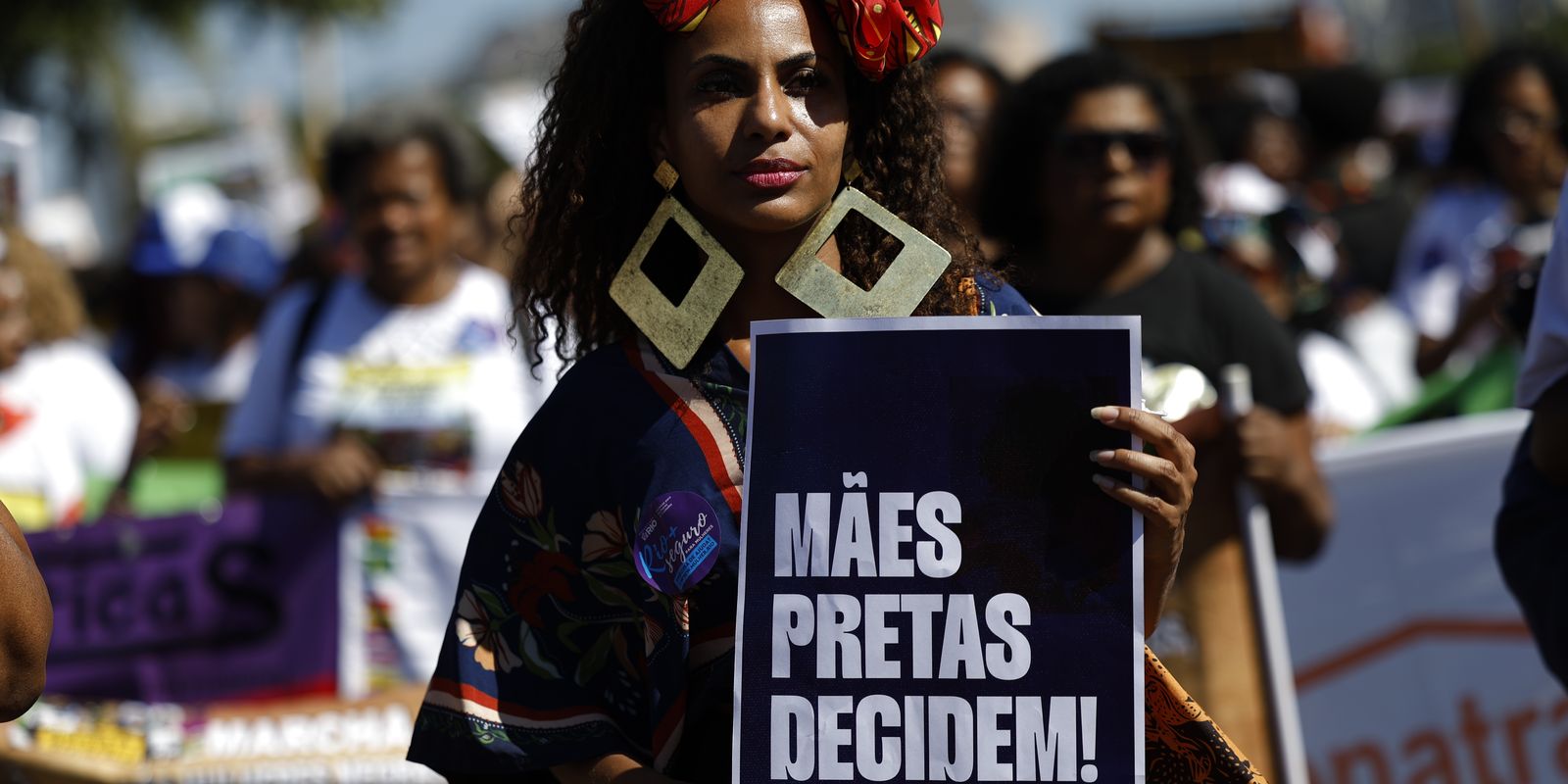 Mulheres negras reivindicam justiça e bem-viver em marcha no Rio