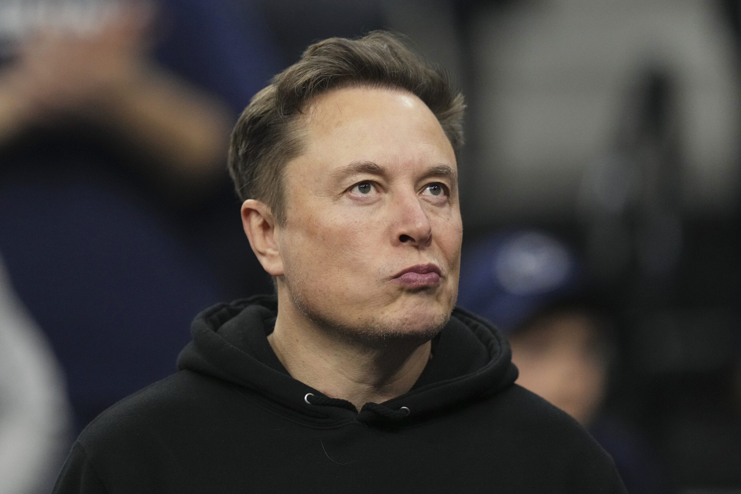 Nova IA de Elon Musk consulta opiniões do bilionário antes de responder