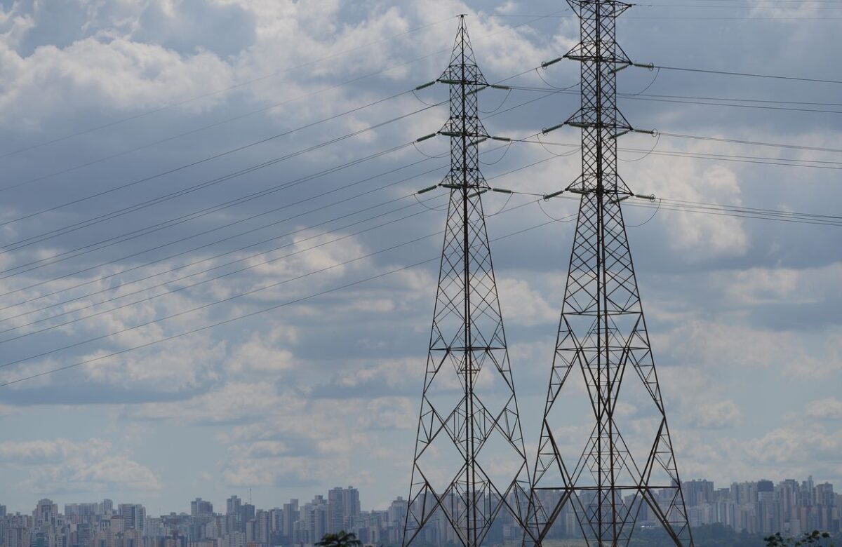 Nova MP tenta evitar alta na conta de luz após derrubada de vetos