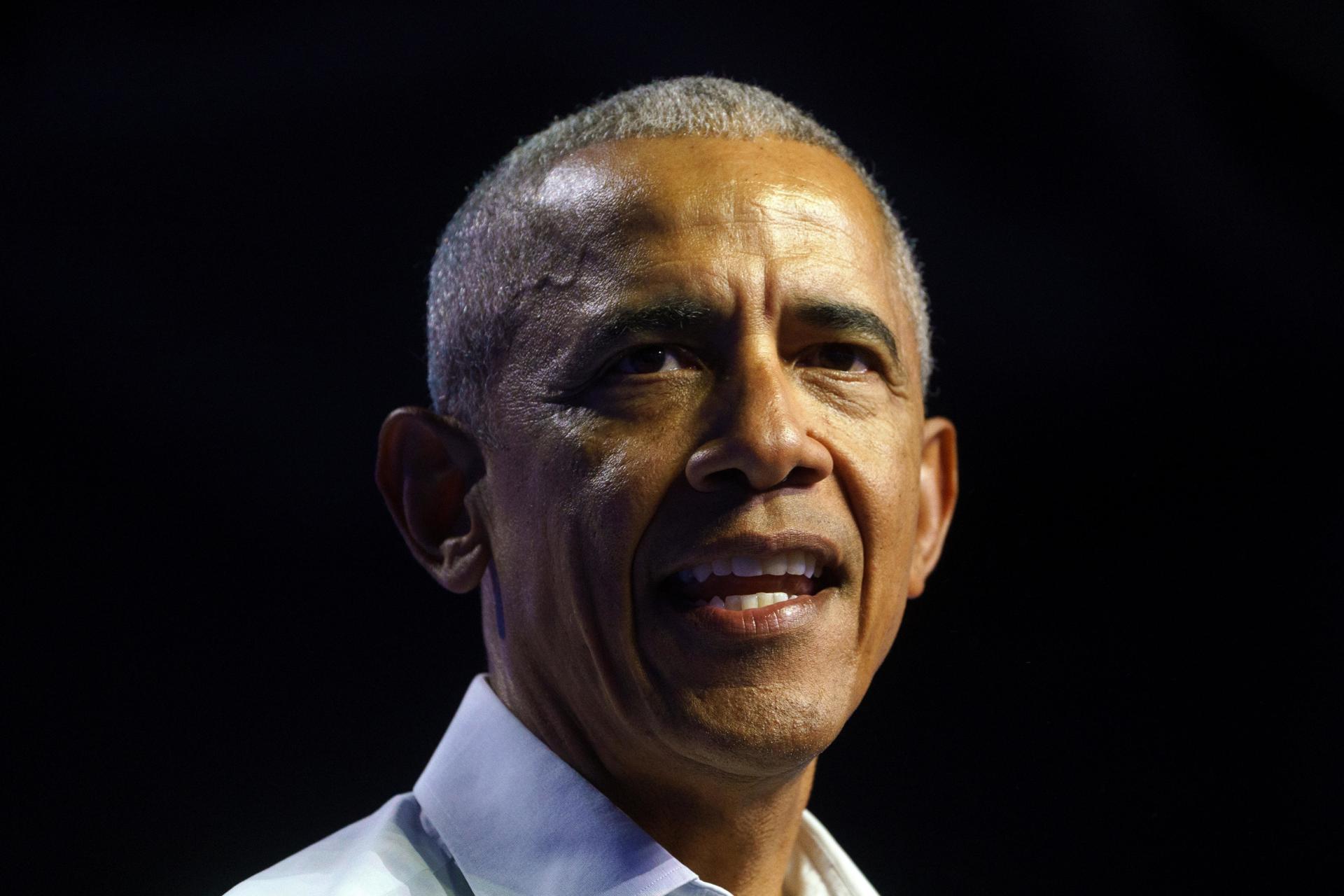 Obama chama de “bizarra” acusação de traição feita por Trump