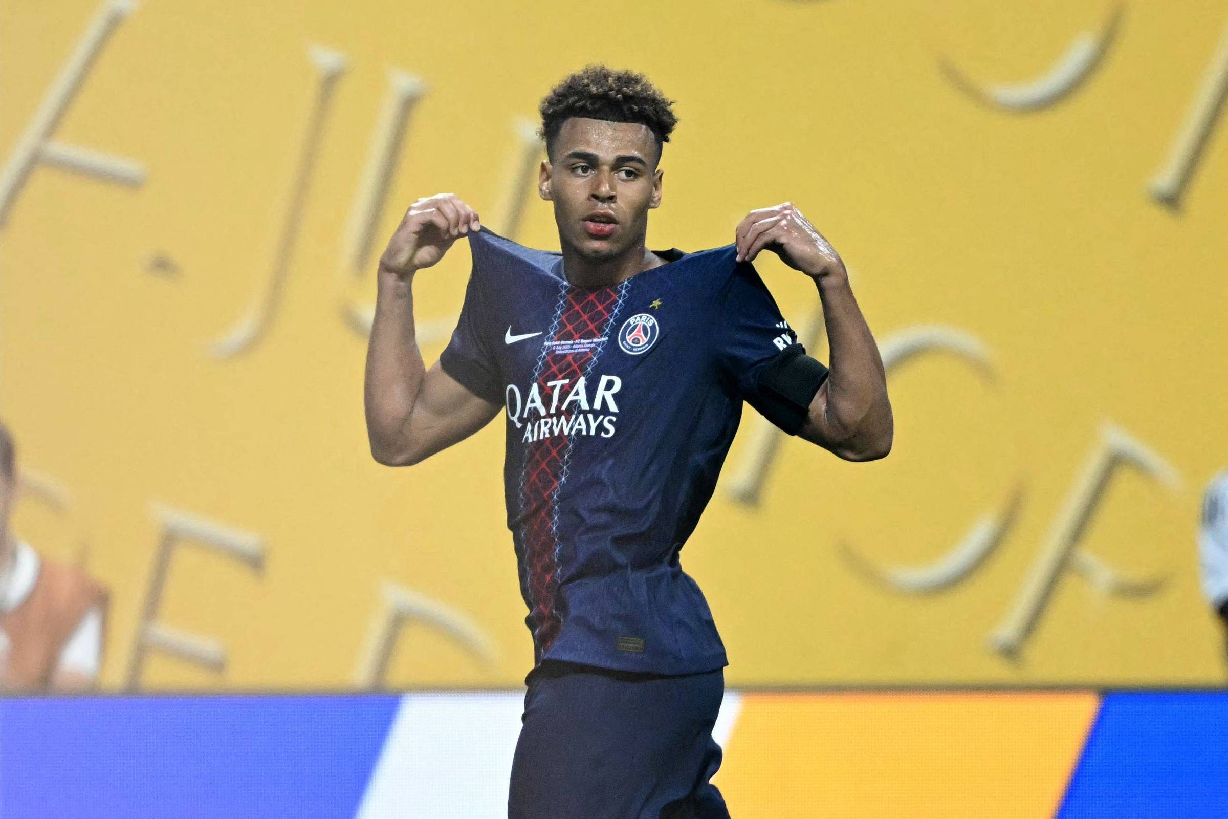 PSG termina jogo com dois a menos, mas avança na Copa – 05/07/2025 – Esporte