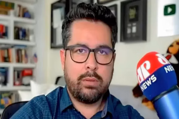 Paulo Figueiredo cobra manifestação de Nikolas Ferreira: “Não achei”