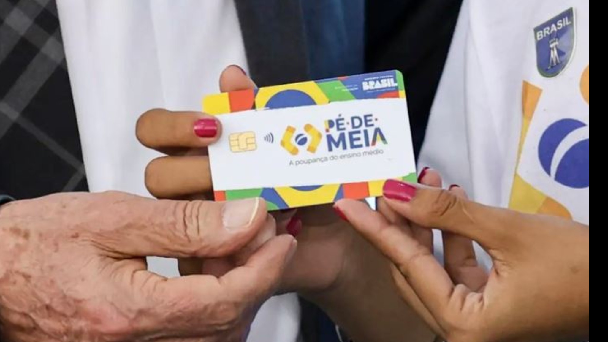 Pé-de-Meia pagará R$ 200 a alunos da rede pública até 4 de agosto | Educação
