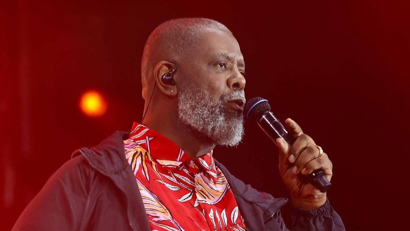 Péricles faz homenagem para Preta Gil em show